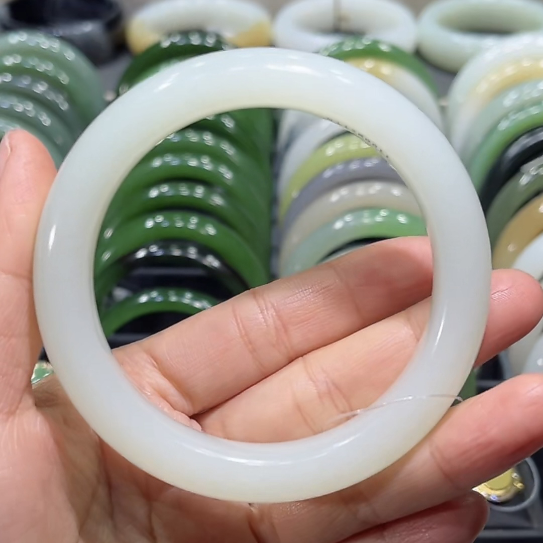 油膏料！新疆和田玉且末暖白手镯60-61圈口