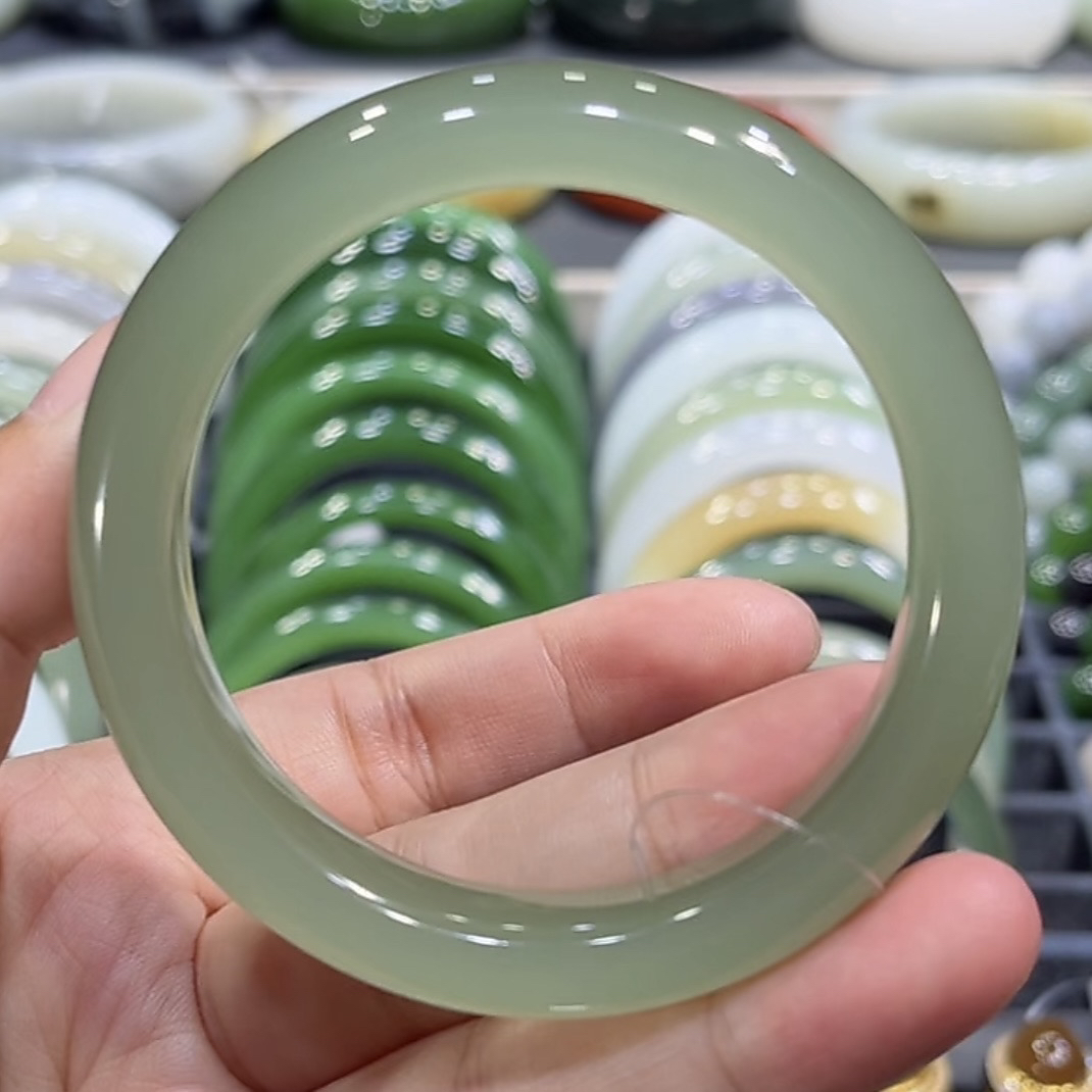 收藏级！和田玉高冰起荧光葡萄肉绿晴水猫眼手镯52-53圈口