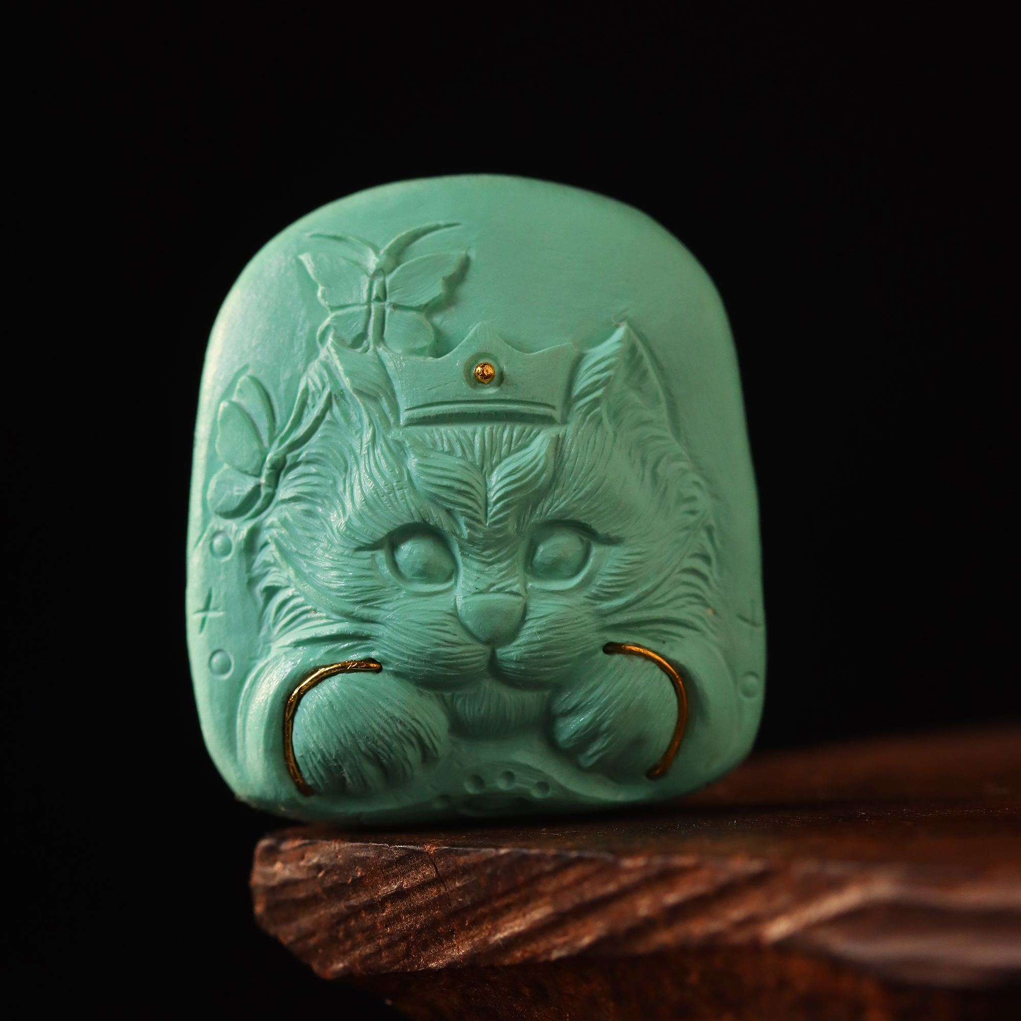 鱼悦珠宝天然原矿纯手工精工雕刻萌宠特色个性系列猫牌收藏级配饰