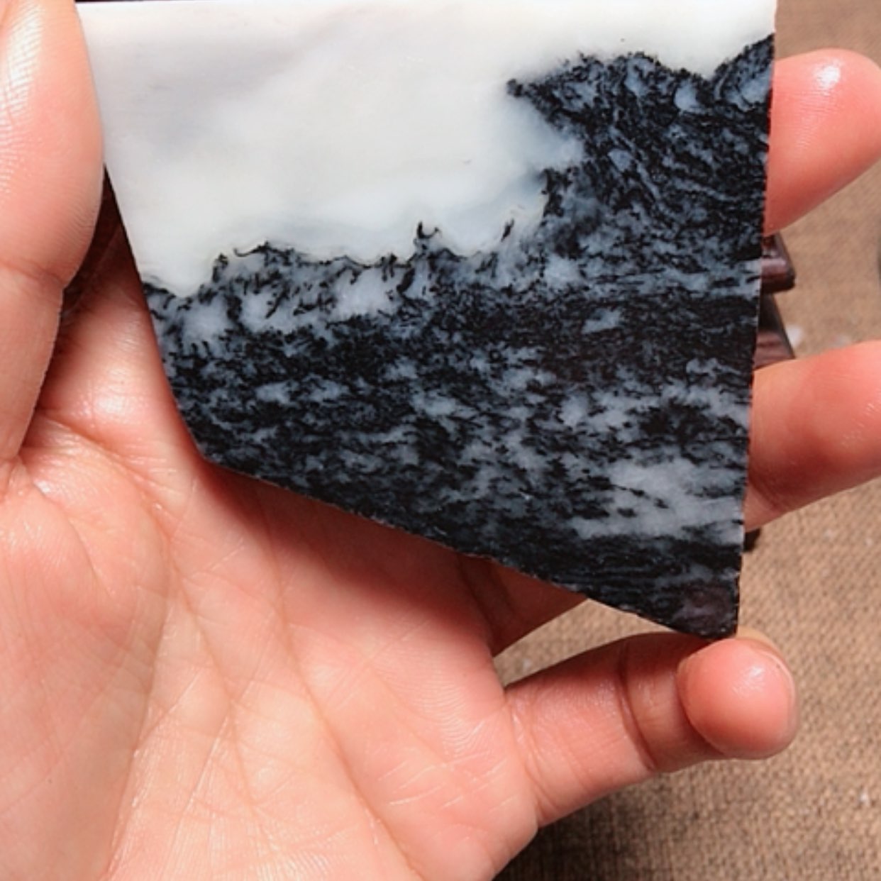 【闪购商品】和田玉边角料未镶嵌易****所