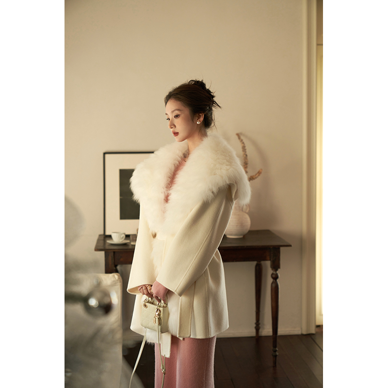 且可ChillCozy 狐仙大衣 80支双面呢白狐狸毛领系带廓形毛呢大衣