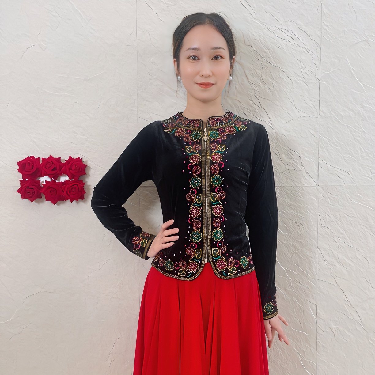 黑色金丝绒小花朵绣花红钻外套(尺码拍大一码）百搭、显瘦、长袖