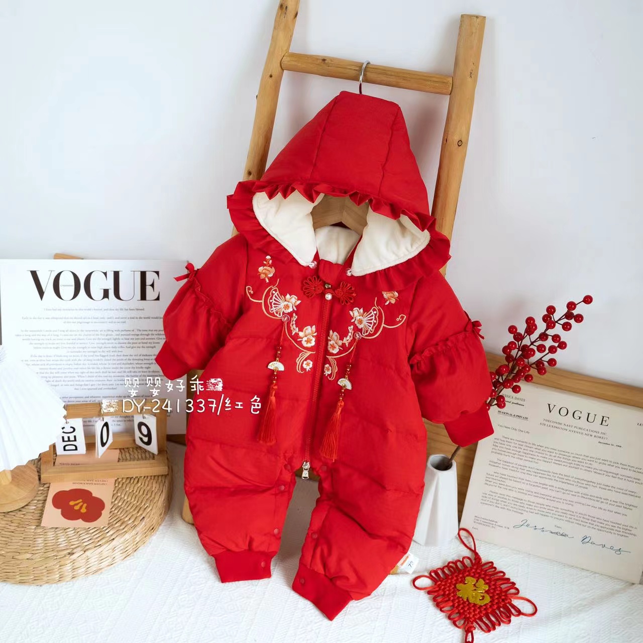 冬季婴儿连体羽绒服国风绣蝶恋花流苏满月百天周岁年服羽绒服1337