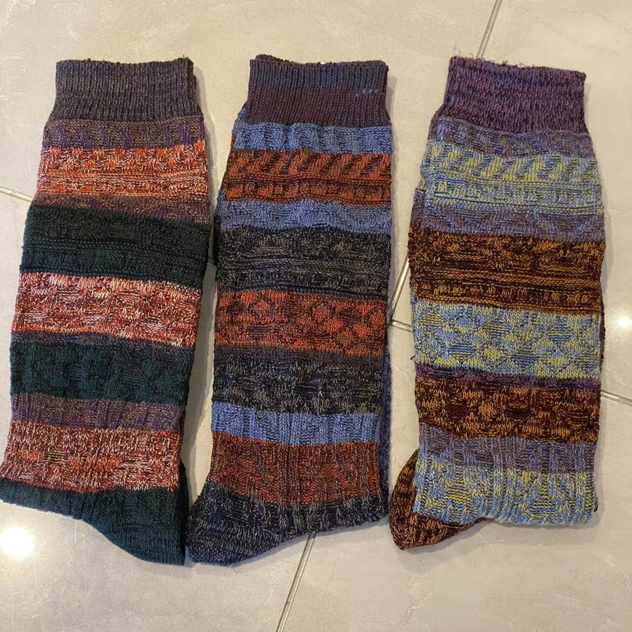 丽丽分享-衣路886四季条纹长筒针织堆堆袜子