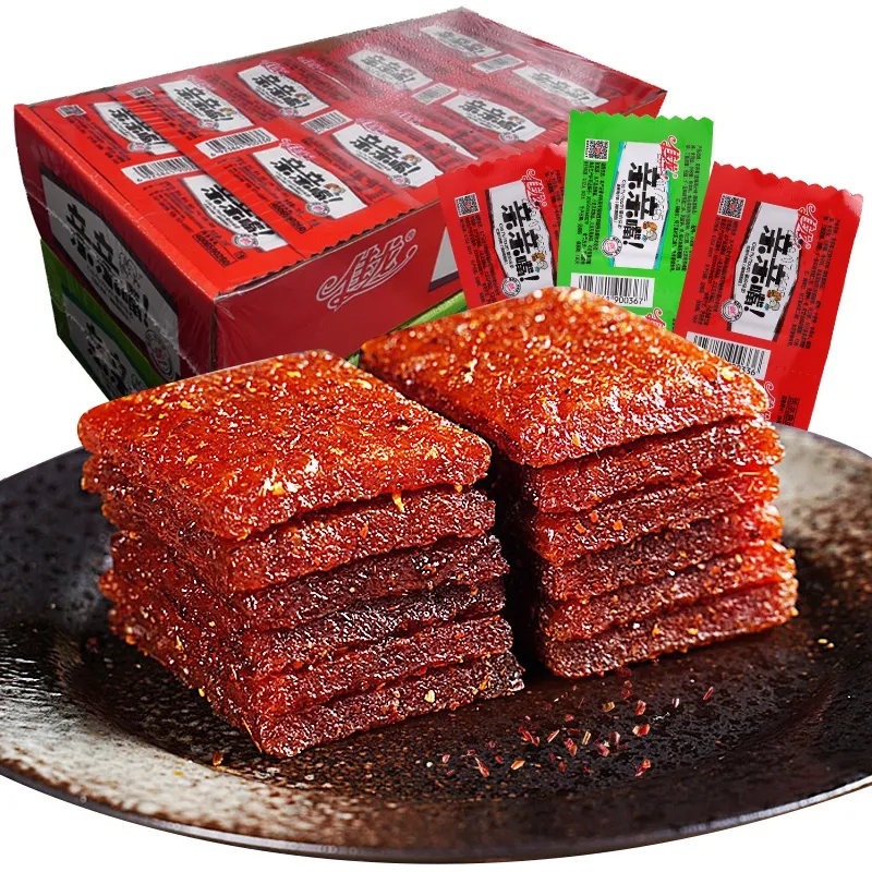 佳龙亲亲嘴辣条网红香辣麻辣大面筋辣片儿时怀旧小零食麻辣味美味