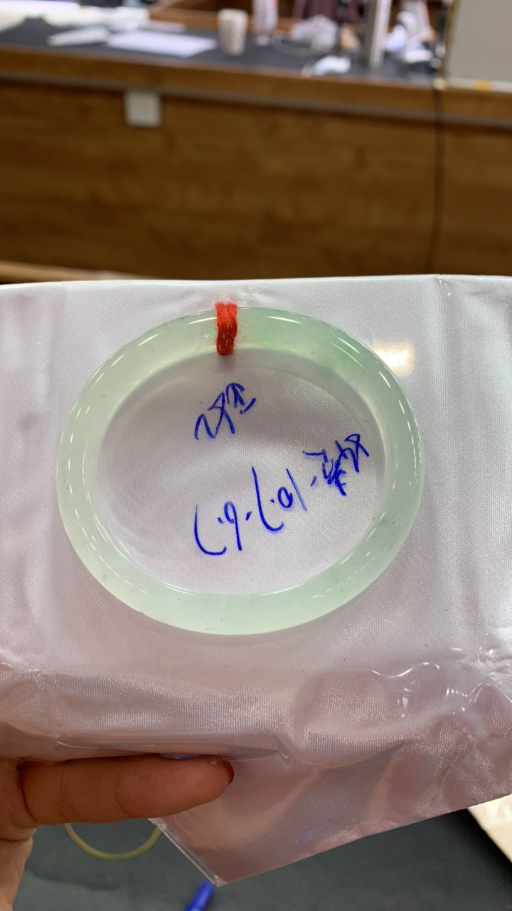 天然缅甸翡翠手镯