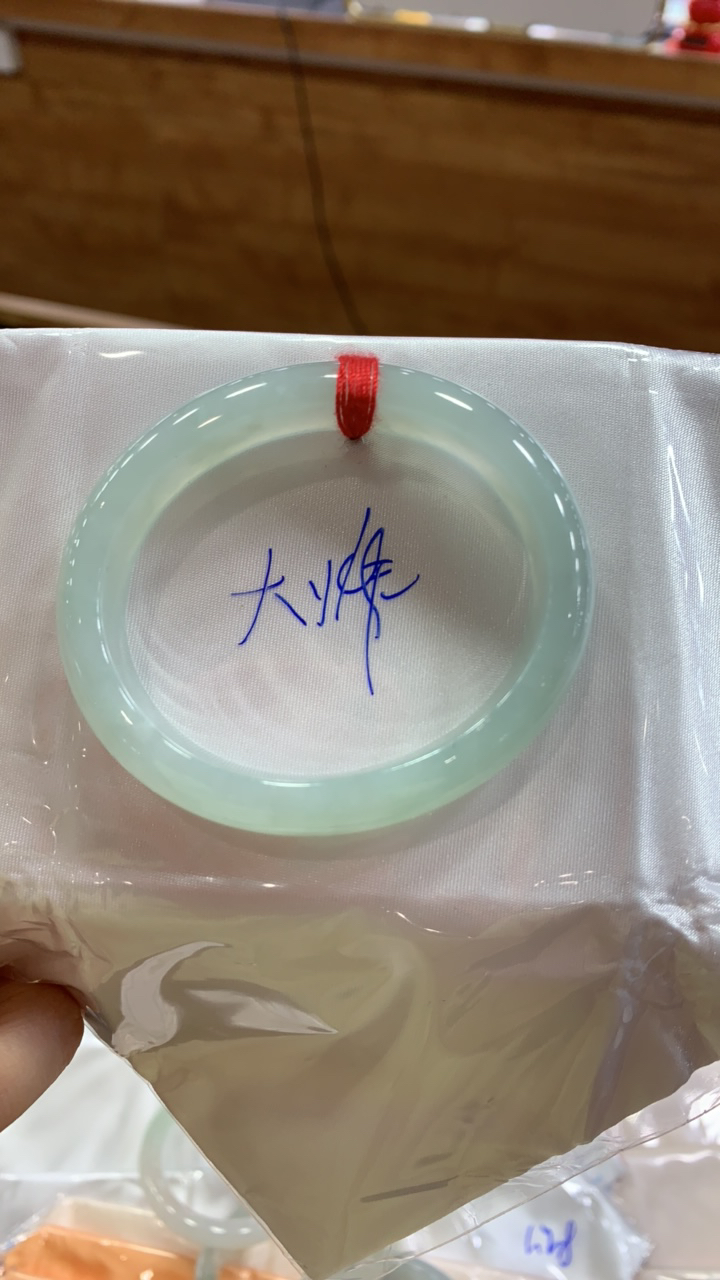 天然缅甸翡翠手镯