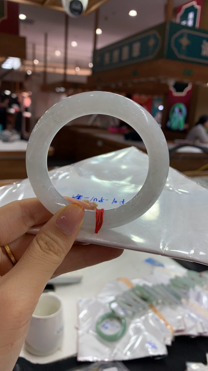 天然缅甸翡翠手镯