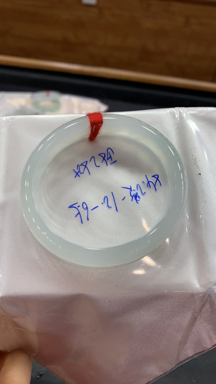 天然缅甸翡翠手镯