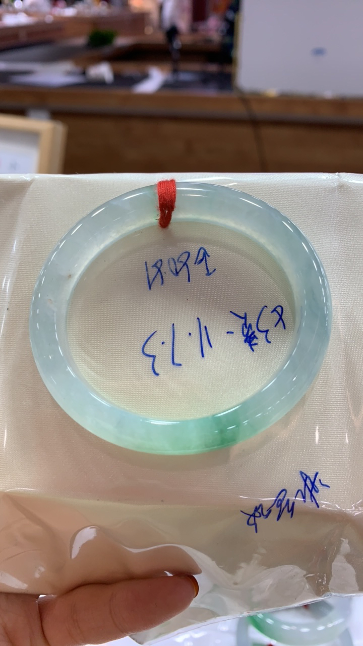 天然缅甸翡翠手镯