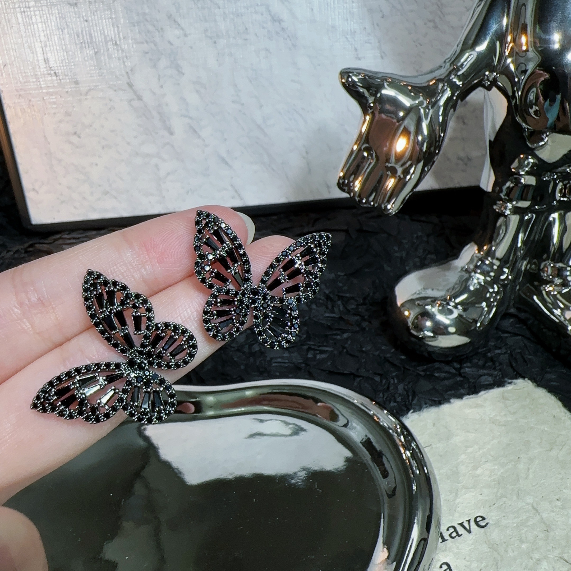 铜合金耳饰 复古轻奢优雅气质蝴蝶耳钉