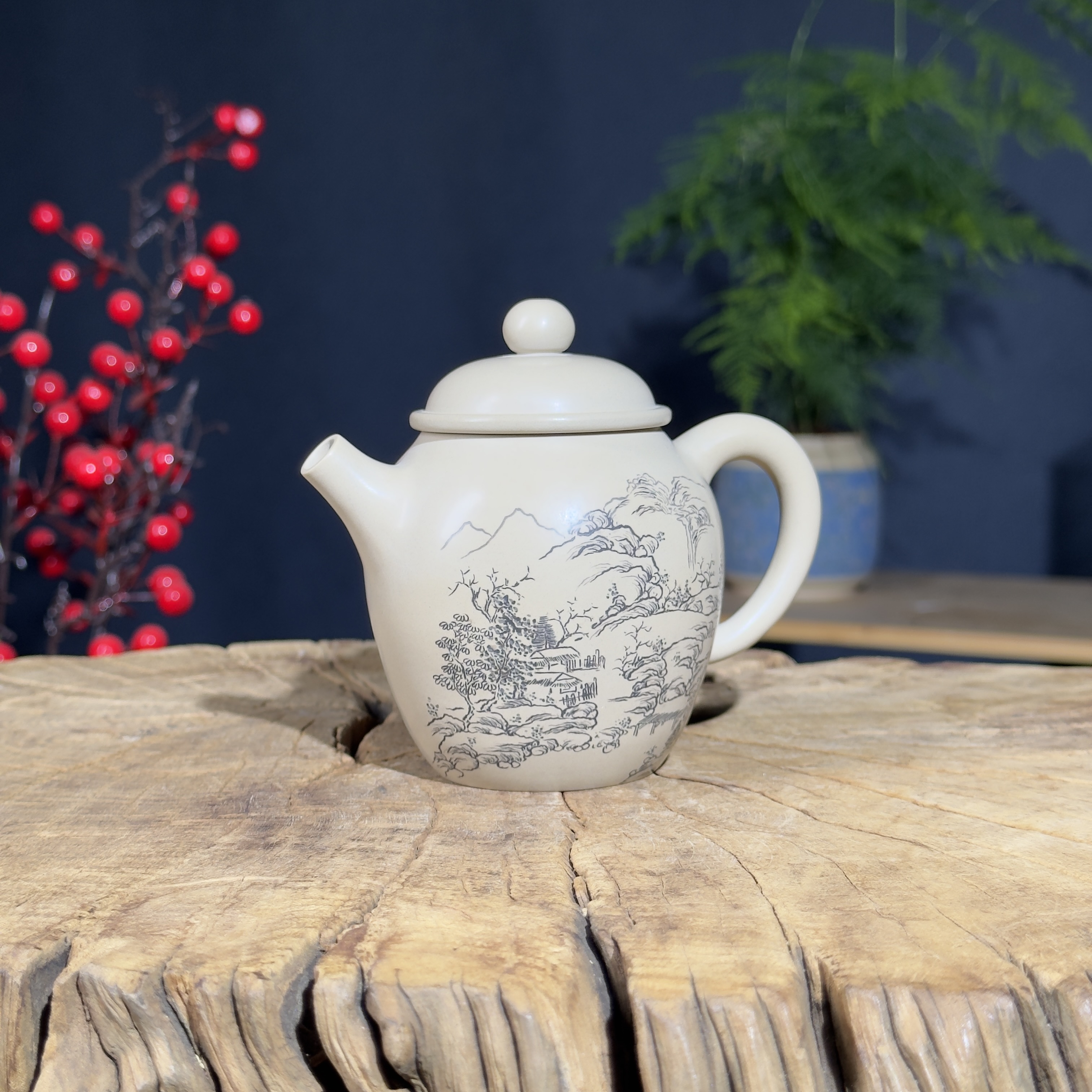 王天龙多道彩填（山水线描壶）