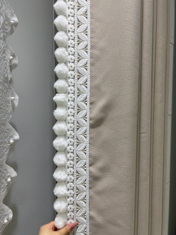 毛球花边奶茶色遮光成品窗帘，百搭卧室客厅窗帘高度2.7米