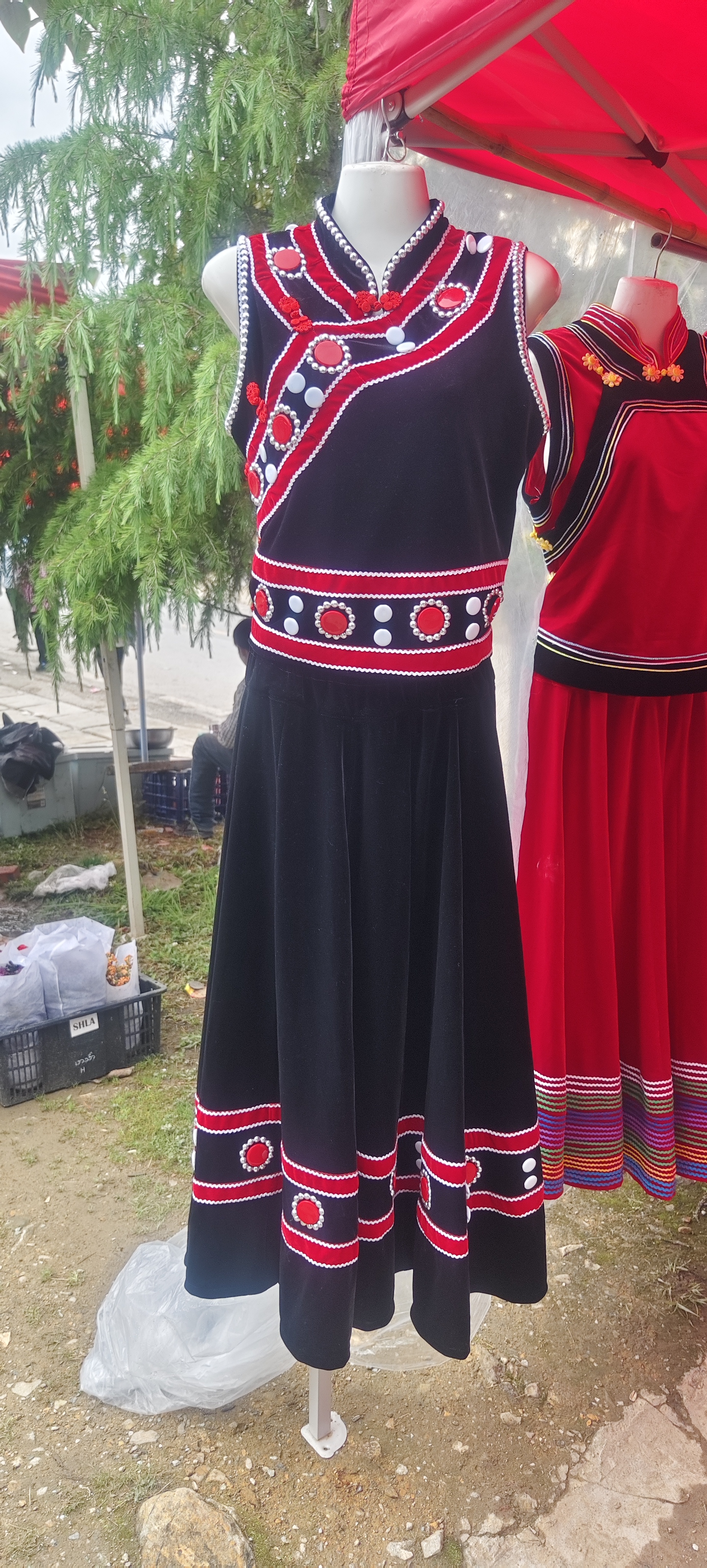 傈僳族新款民族风服装