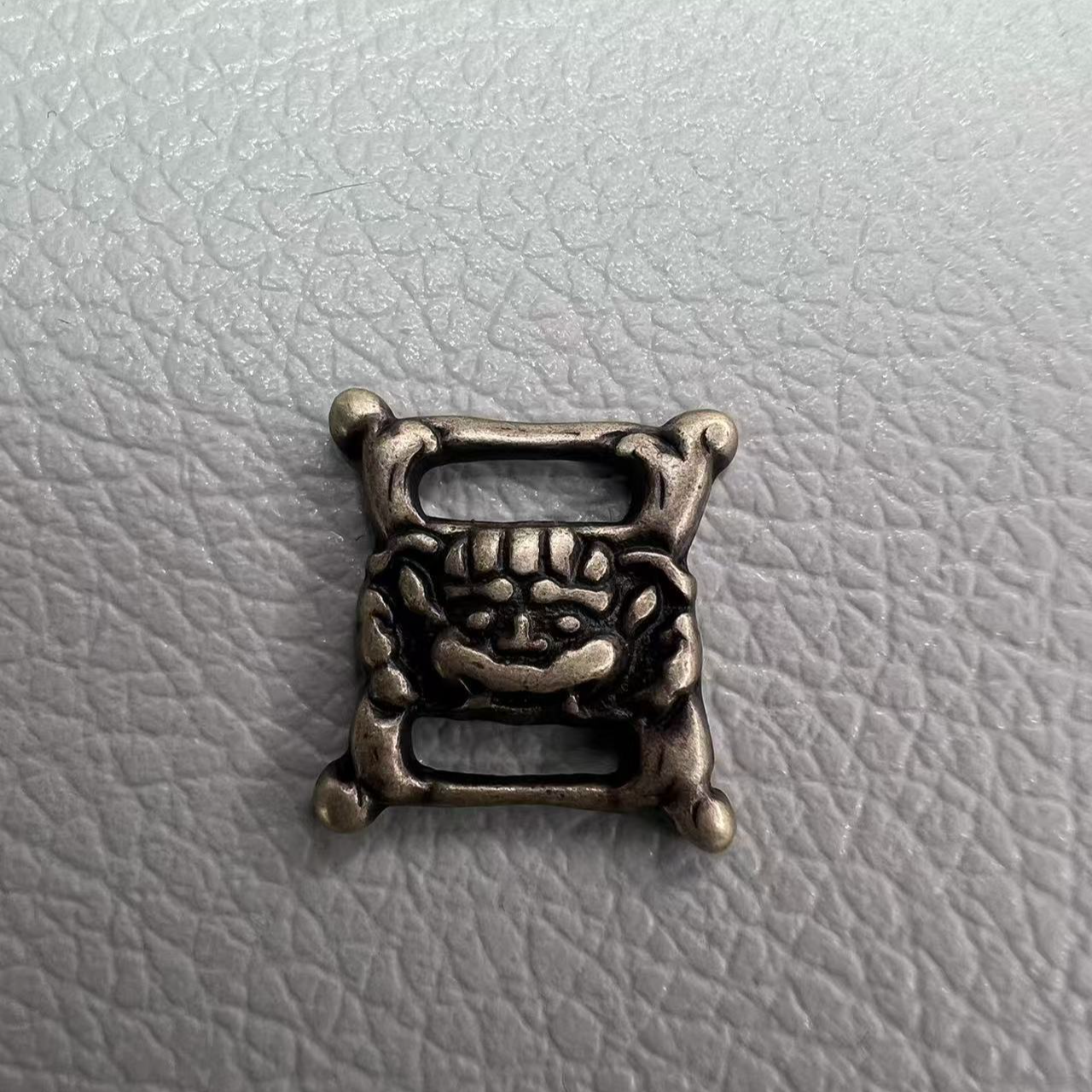 藏区 经书扣 小年份黄立玛铜材质