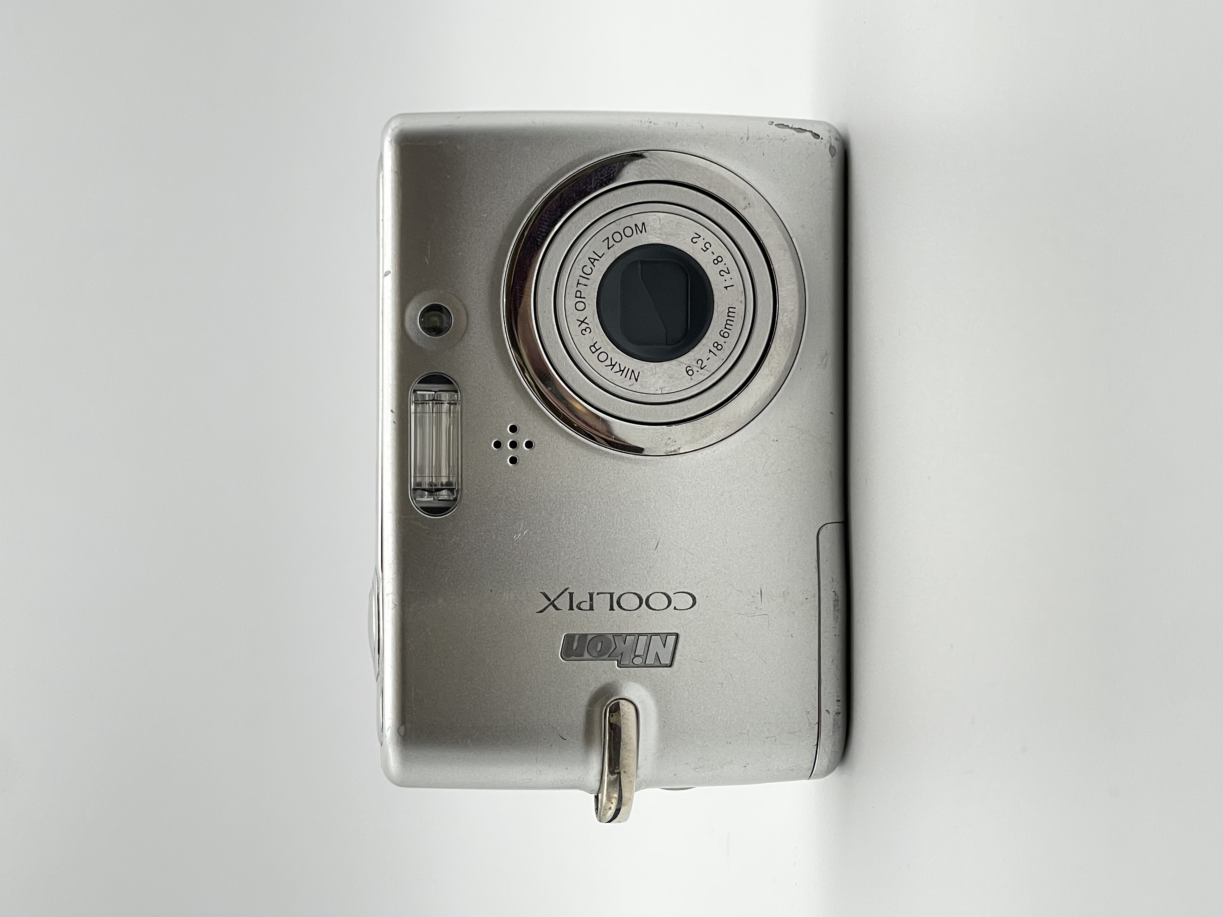 95新 Nikon/尼康 尼康L11 冷白皮 （含电池）