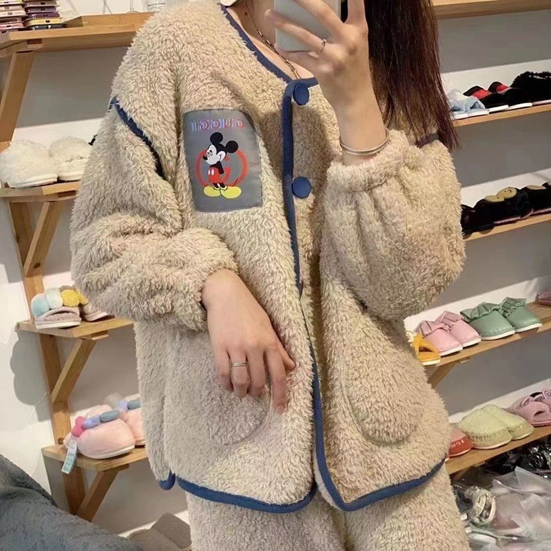 长毛绒睡衣女秋冬季网红爆款卡通甜美学生法兰绒家居服