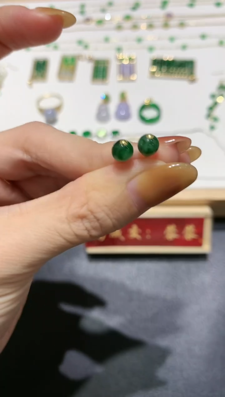 【闪购商品】翡翠吊坠(不含链)18K金镶嵌3多人多样性随机发货1件