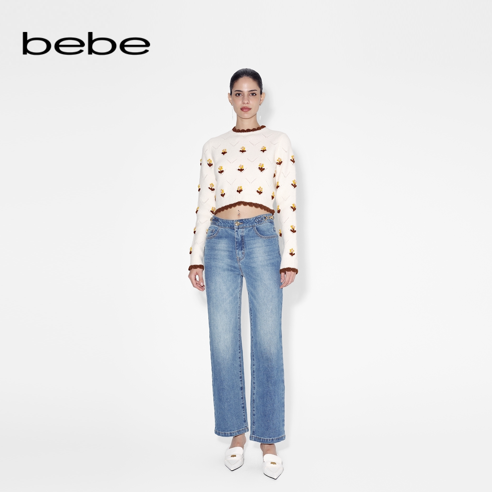 bebe女士气质圆领花边短款设计感花朵针织提花印花百搭上衣430501