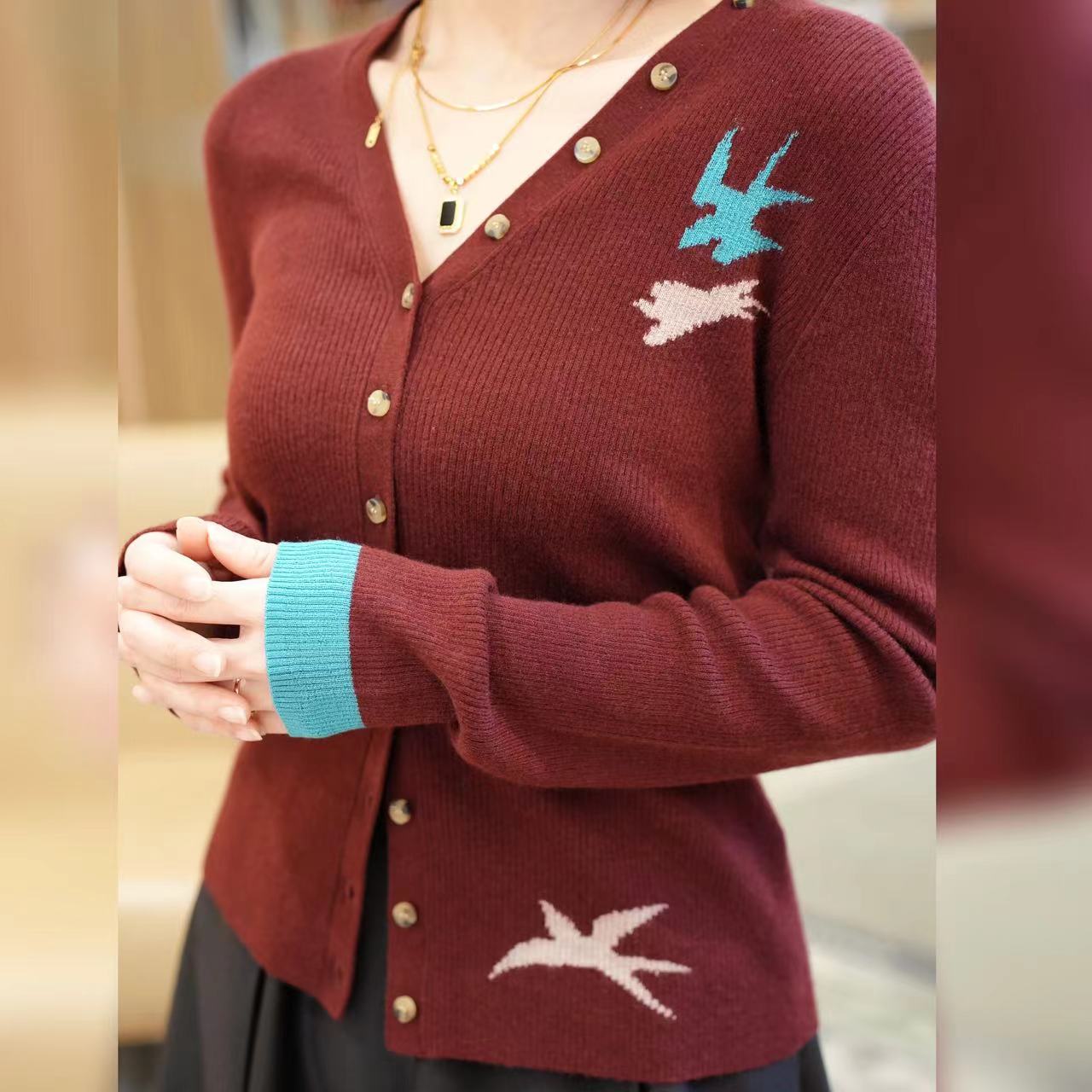 【YAN】【返潮复古】 鄂家Y型领多扣拼色长袖羊绒开衫ACA2402B8014 #