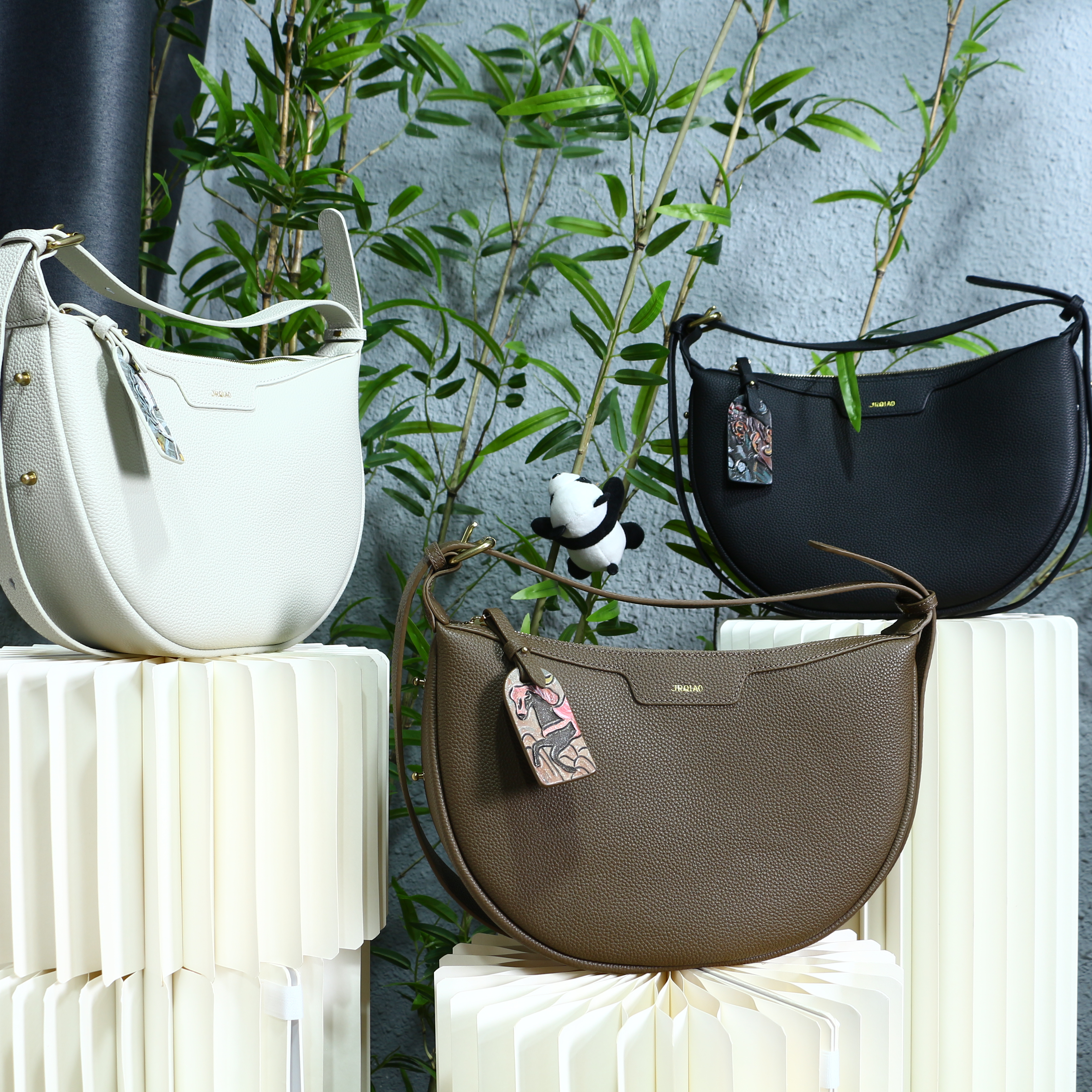 匠人乔【舞马玄月包】舞马系列皮雕挂牌时尚休闲女士单肩腋下斜跨SR