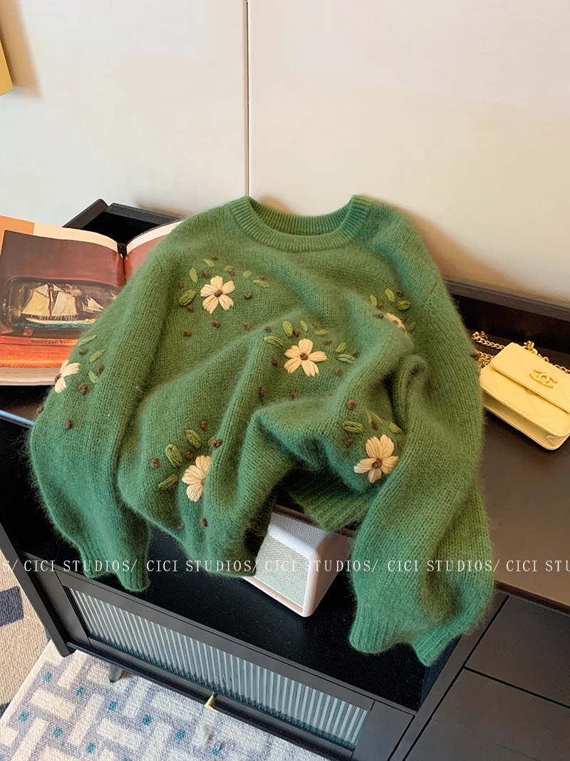 【茉莉幽兰】复古绿色碎花刺绣软糯毛衣女秋季2024慵懒风针织上衣