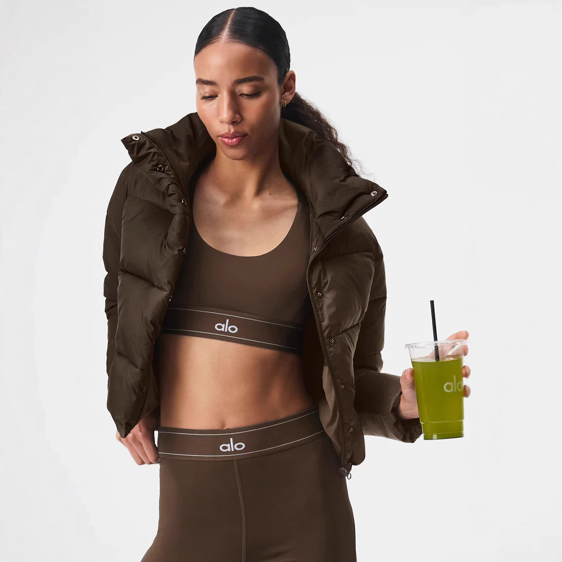 Alo Yoga专柜正品 Gold Rush Puffer短裤羽绒服外套夹克休闲舒适