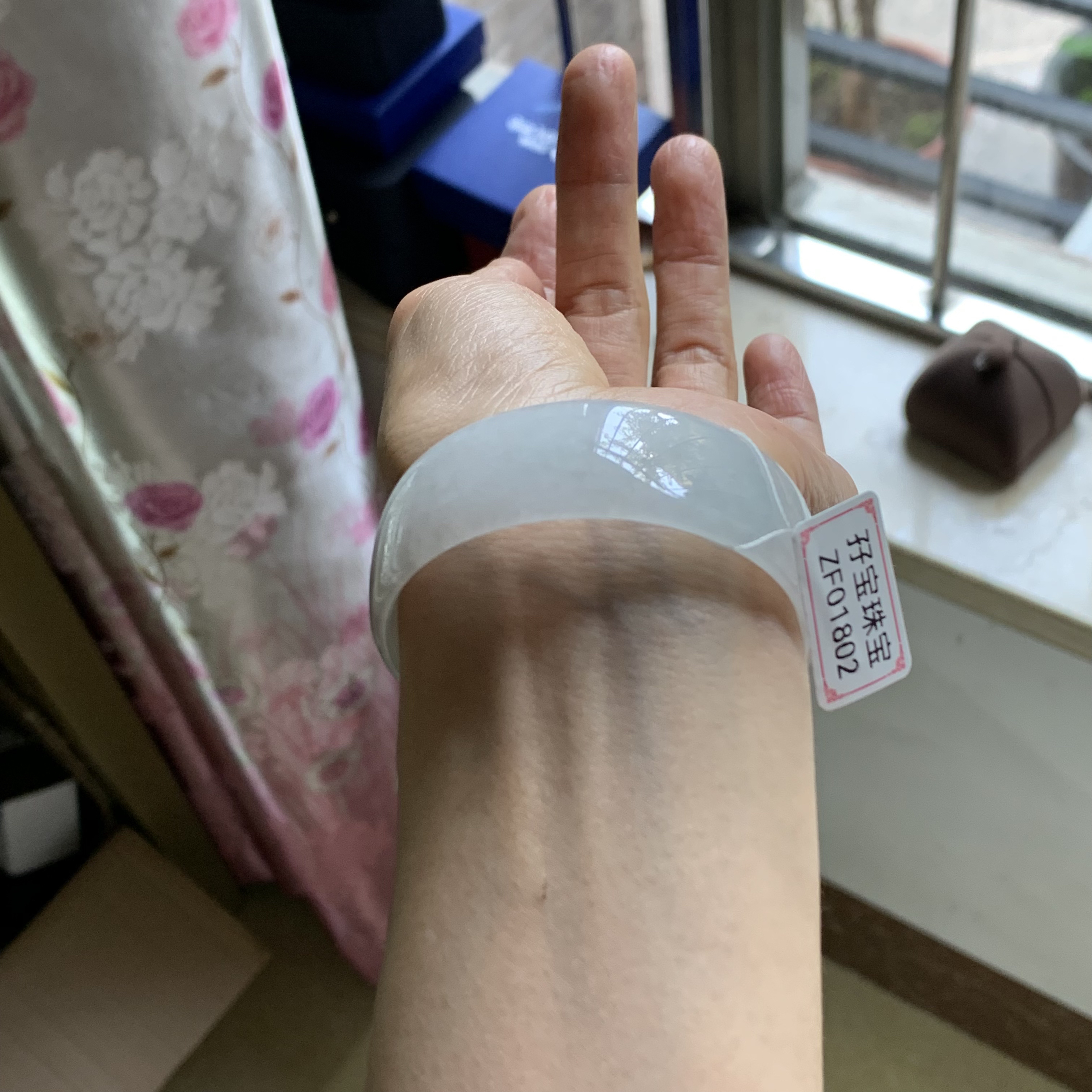 50.6圈公主镯天然翡翠A货手镯冰透水润宽板个性无裂纹有棉