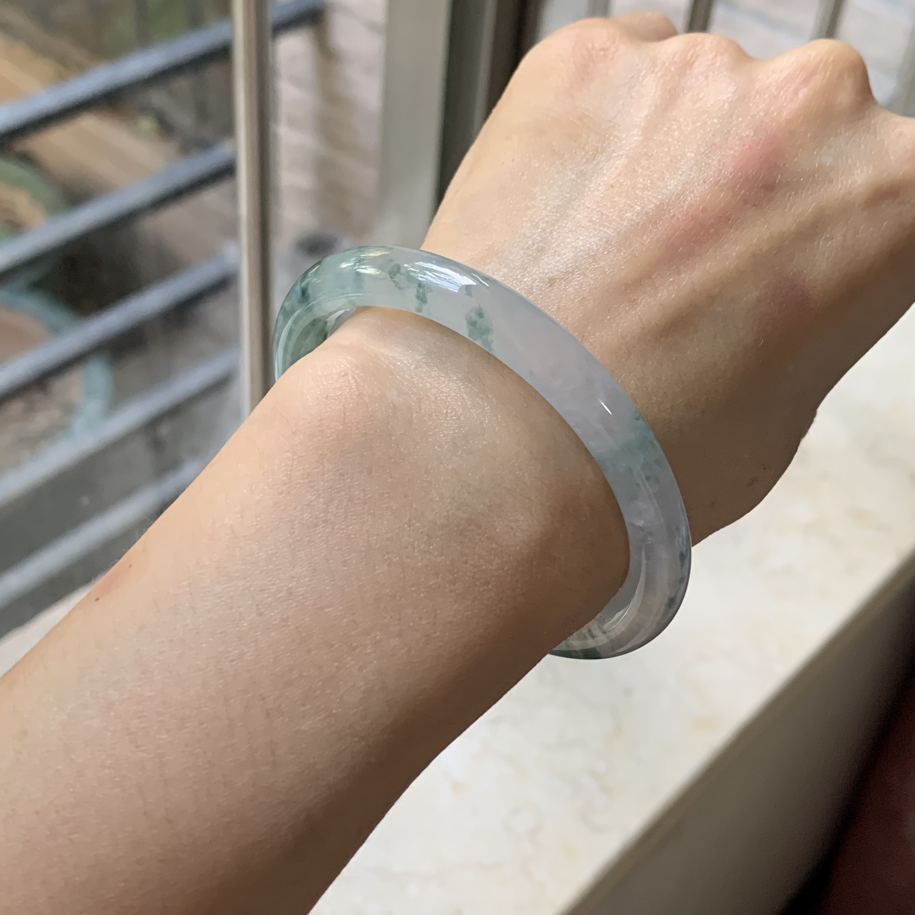 53圈精品天然缅甸翡翠A货贵妃高冰飘花起刚光荧光手镯玉镯微瑕