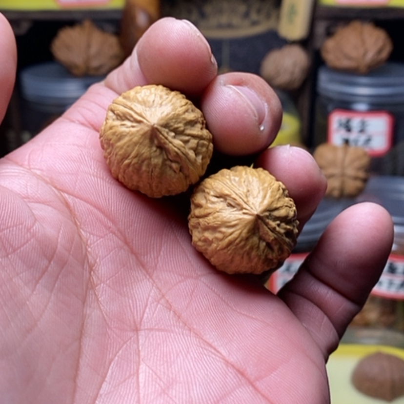 【闪购商品】文玩核桃把件.****丑白茬手捻