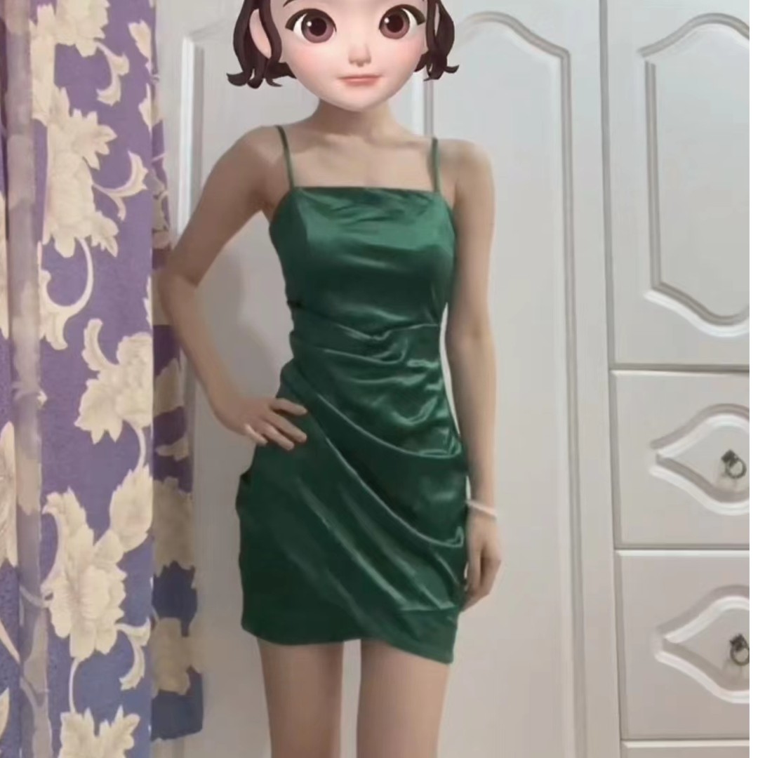 绿色显瘦气质复古收腰女装连衣裙包臀修身小众缎面纯欲夏季性感