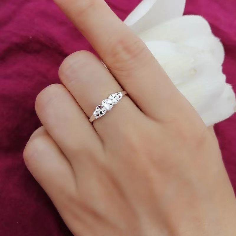足银戒指足银戒指尾戒三爱心戒指女款气质时尚百搭女士素款