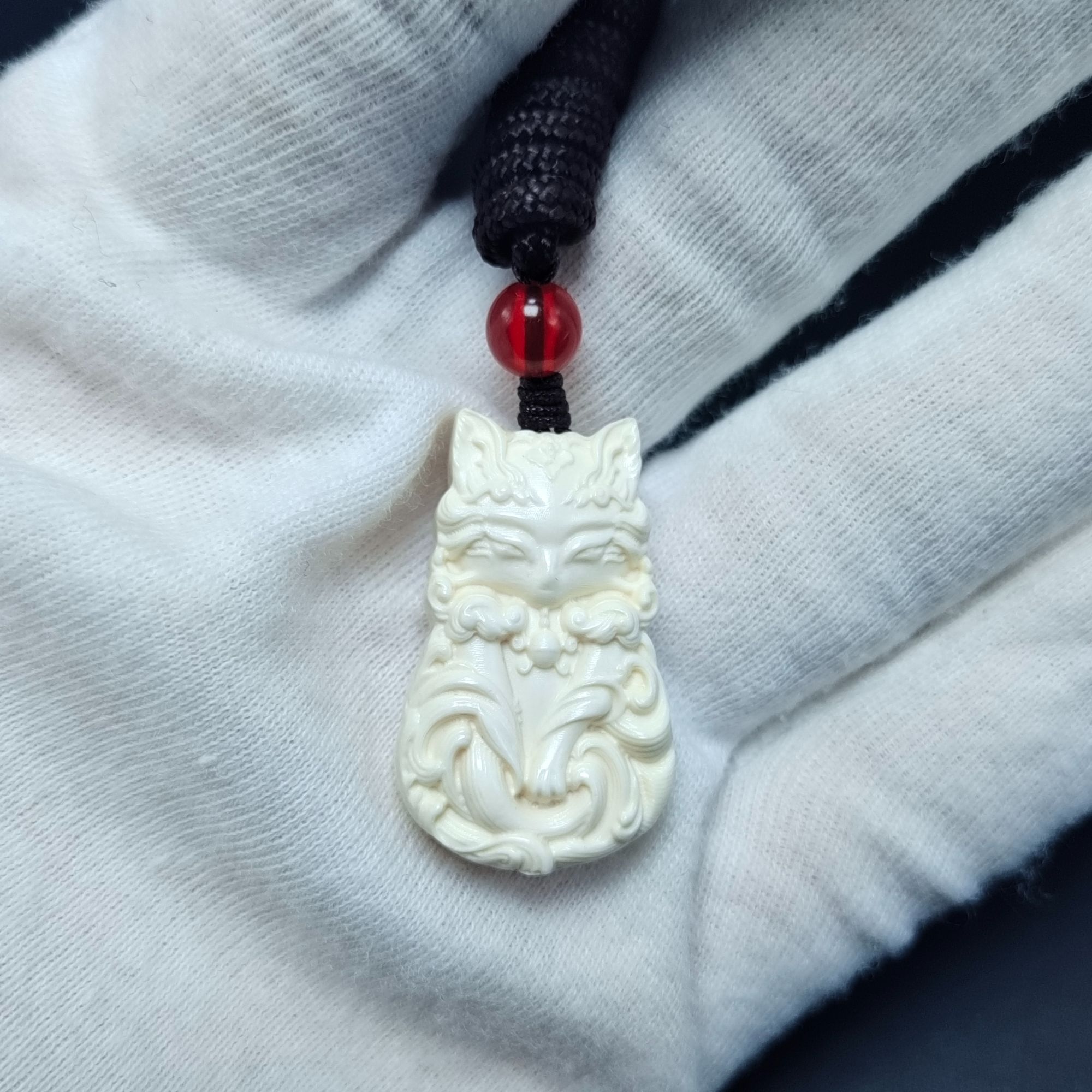 【多样性】DD0139天然猛犸牙冰料凤九手工雕刻件吊坠九尾仙狐