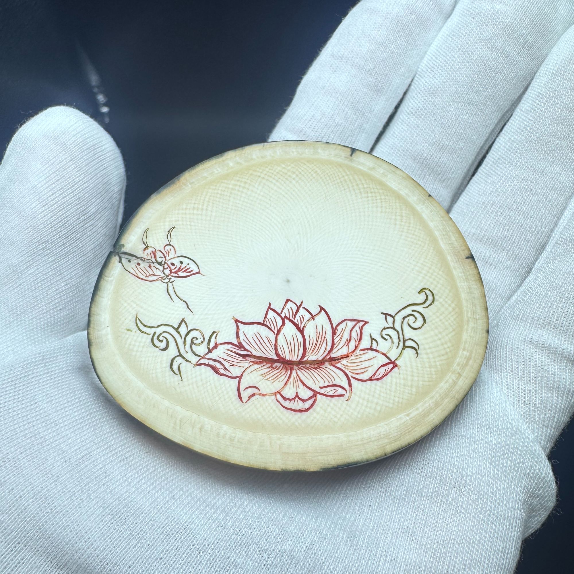 【猛犸兄弟】TY0001天然猛犸象牙莲花纹彩绘雕花牙饼