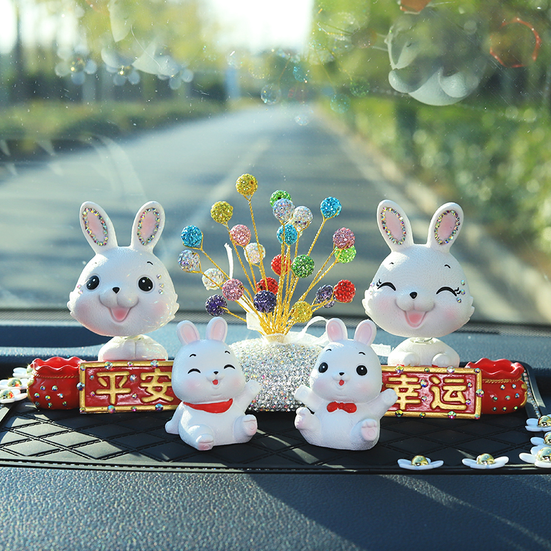 百事行新款摇头可爱小兔子汽车摆件创意车内车载中控台装饰用品