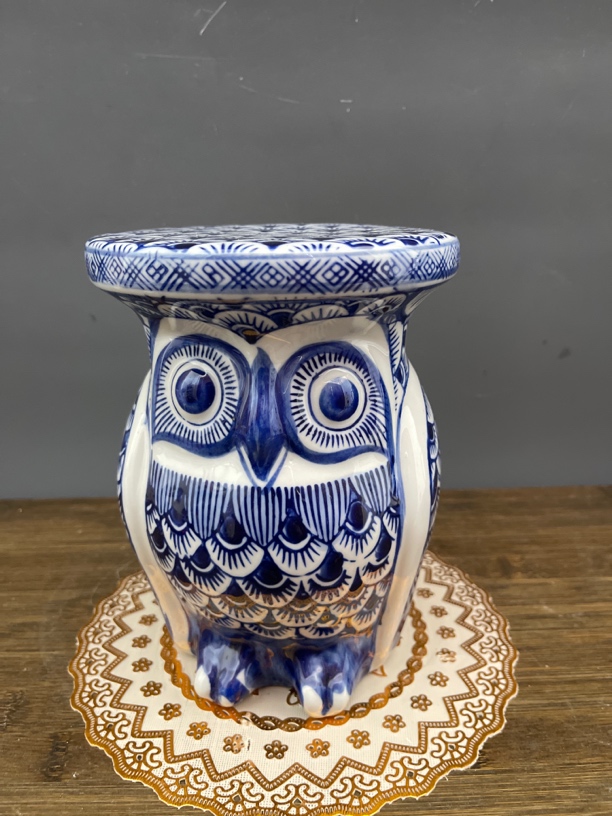 青花陶瓷猫头鹰墩子小花架陶瓷小凳