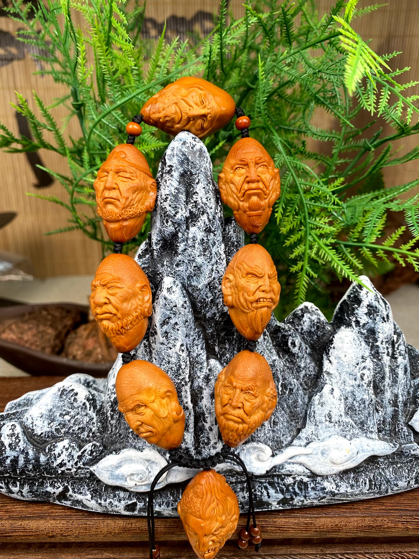 亨瑞，七星罗汉橄榄核雕手串2