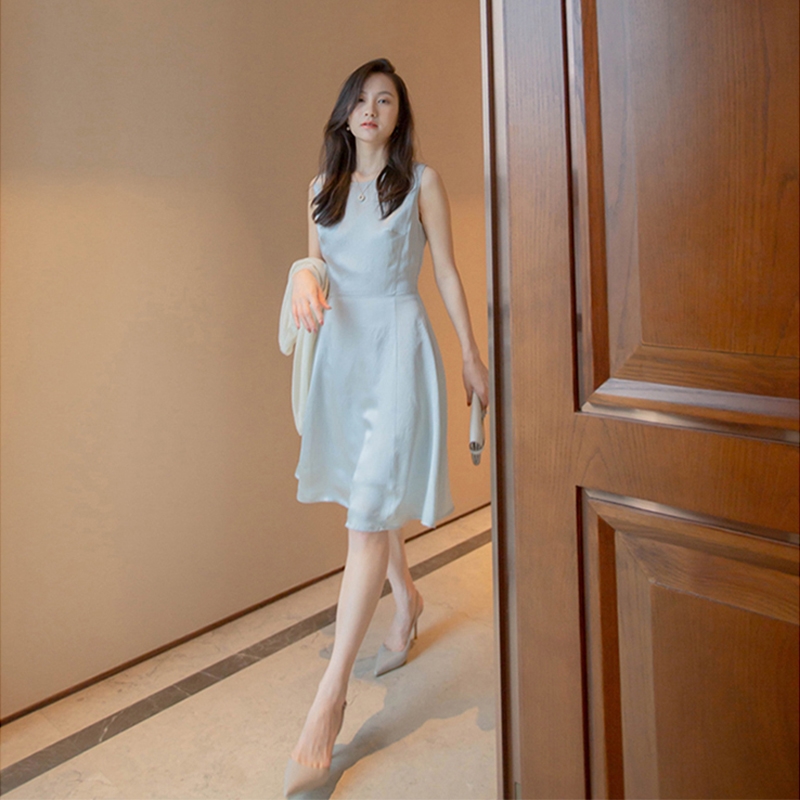 2024年夏季新款女装洋气时尚圆领收腰显瘦裙子法式气质无袖连衣裙