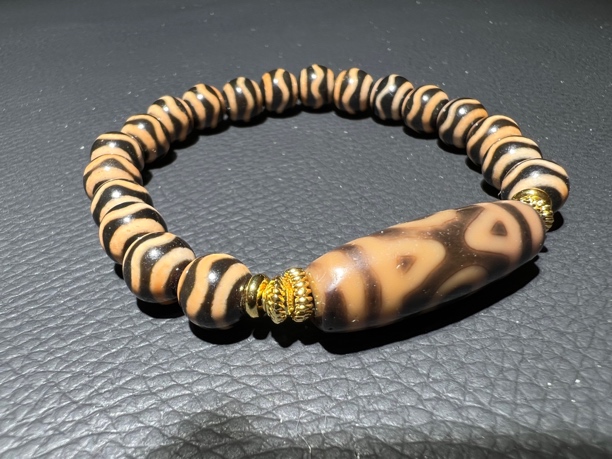 曲贡家30左右长度全手工金刚三眼➕8mm小水纹手串