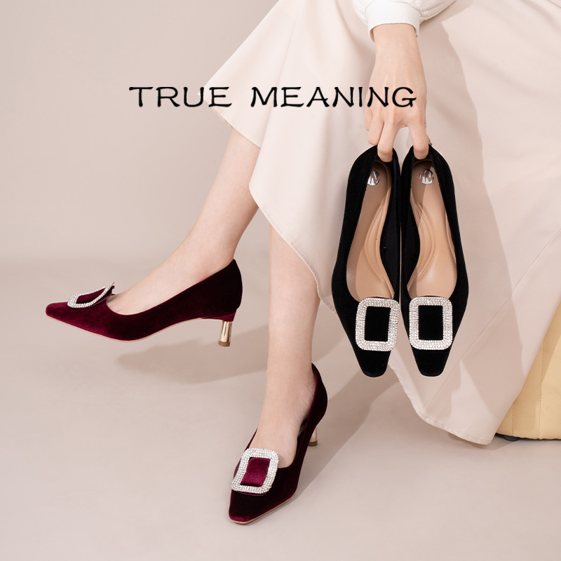 酒宴婚鞋气质轻奢百搭细跟花婉婚鞋尖头酒红色宴会
