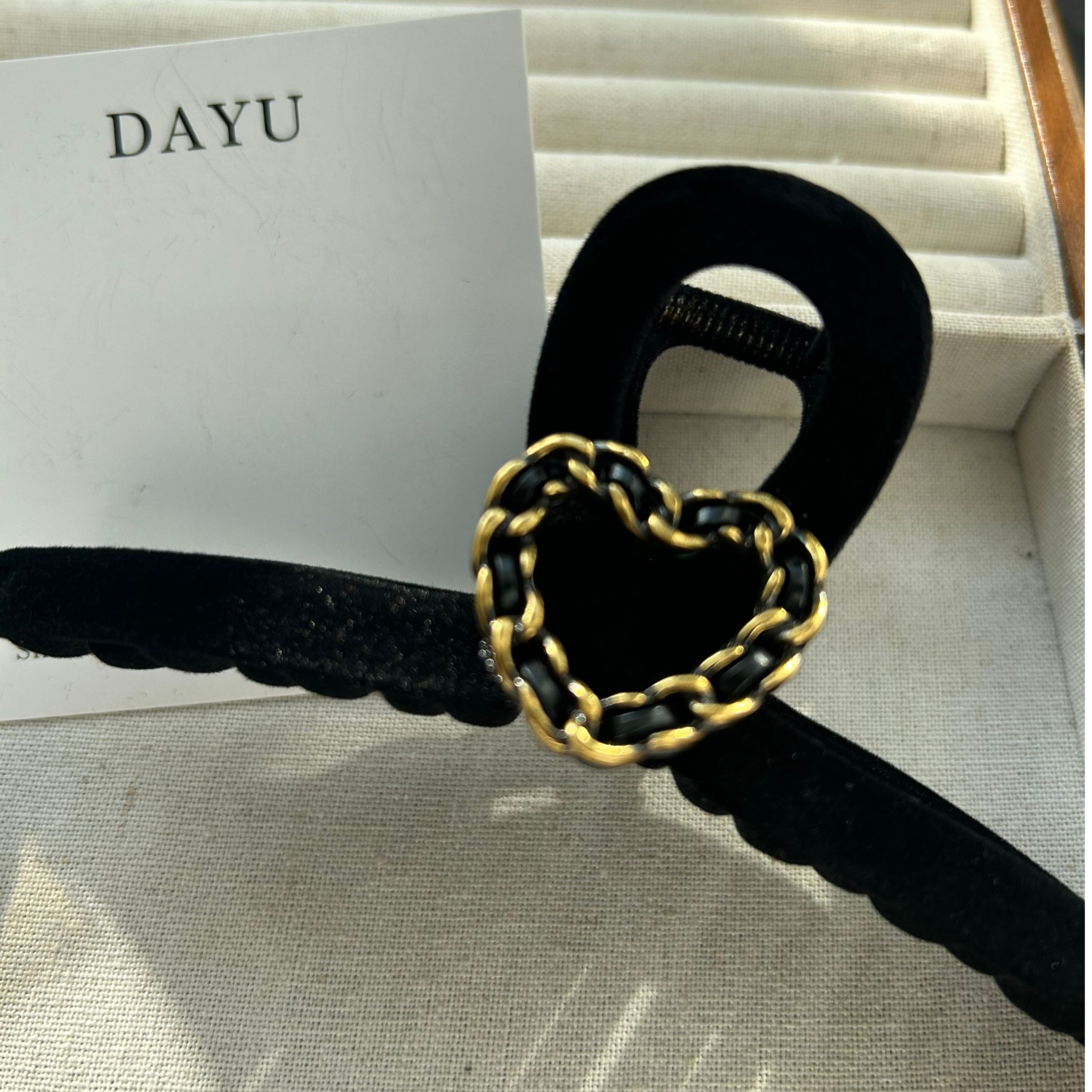 新疆包邮 DAYU 经典法式小香风黑金植绒大抓夹