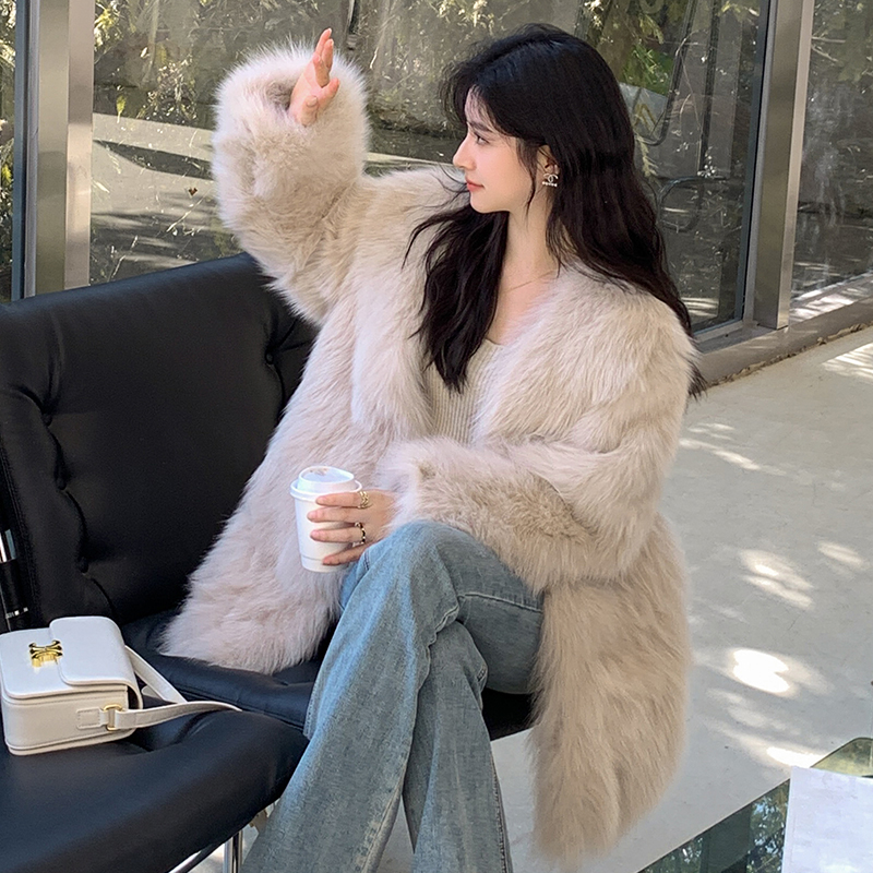 米汤家2025新款冬季海宁狐狸毛皮草年轻中长款皮毛一体毛毛外套女