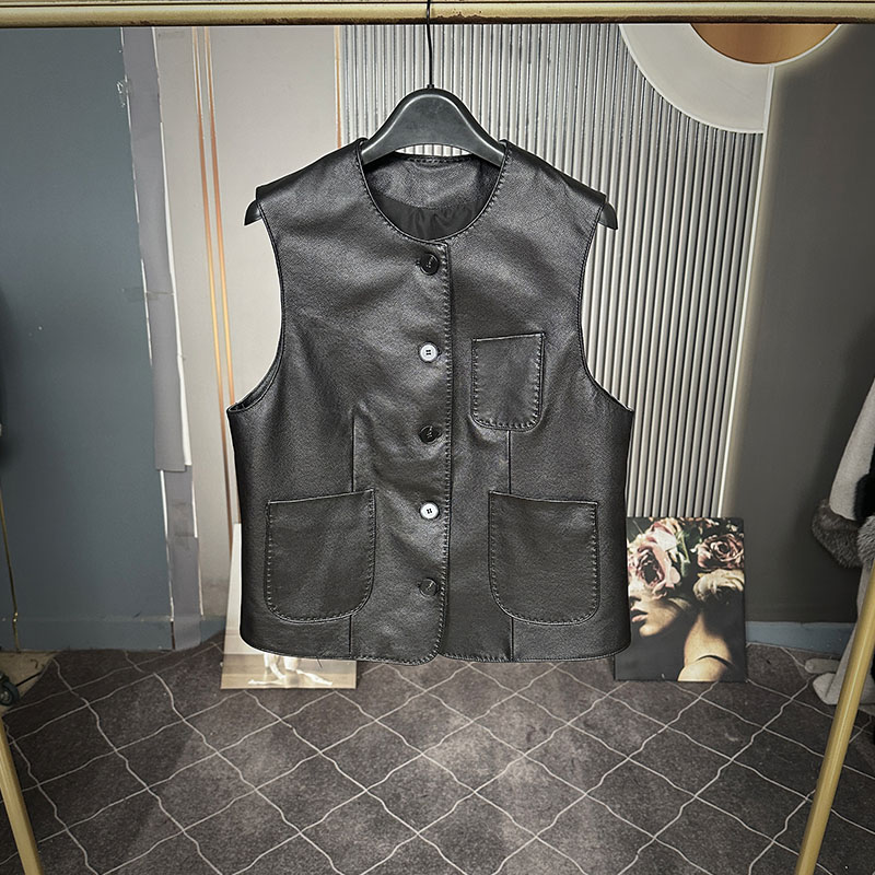 【蓝狐伊族】海宁2025新款牛皮真皮皮衣马甲女短款外套女时尚坎肩