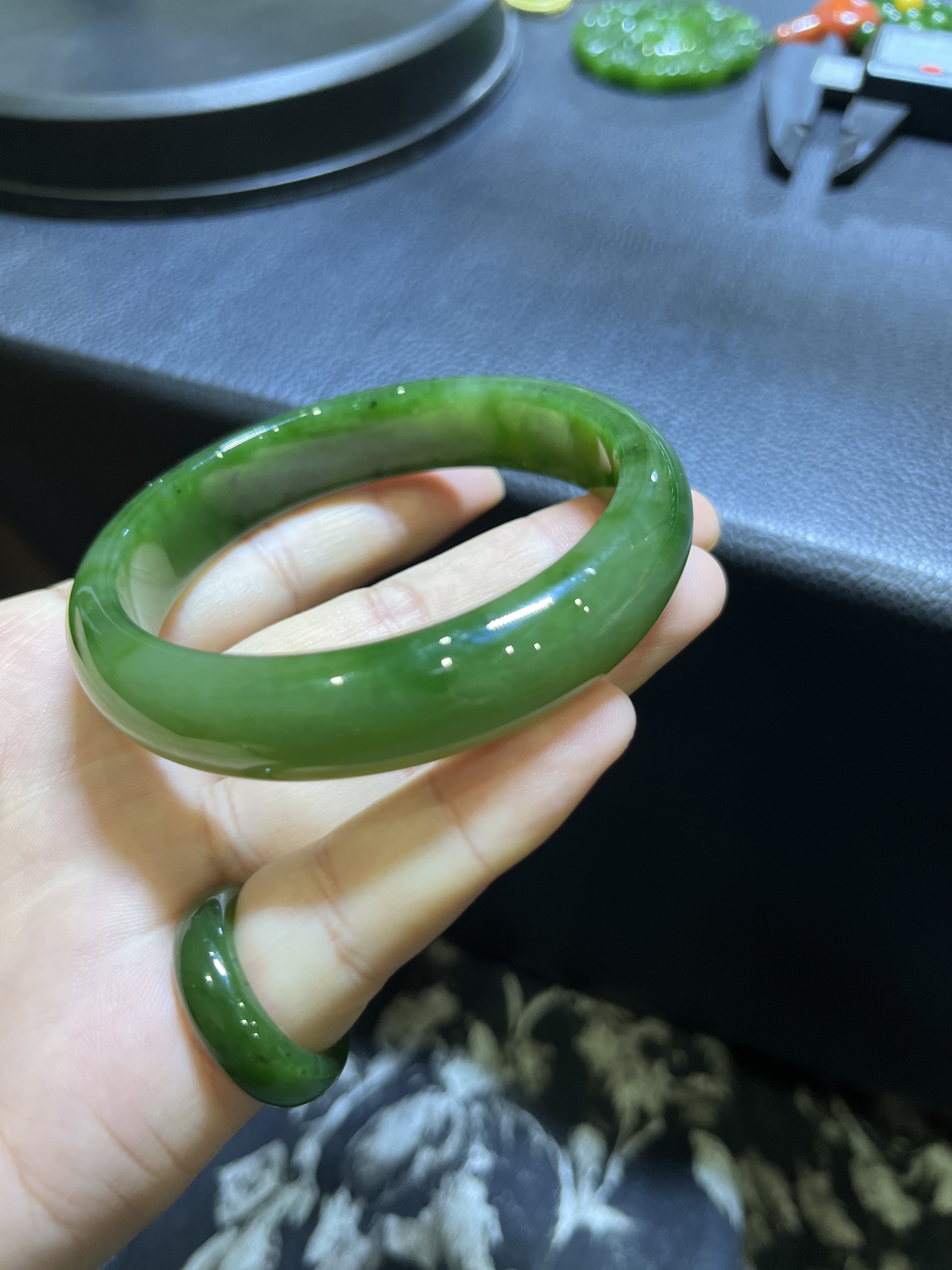 俄罗斯碧玉老料白加绿手镯