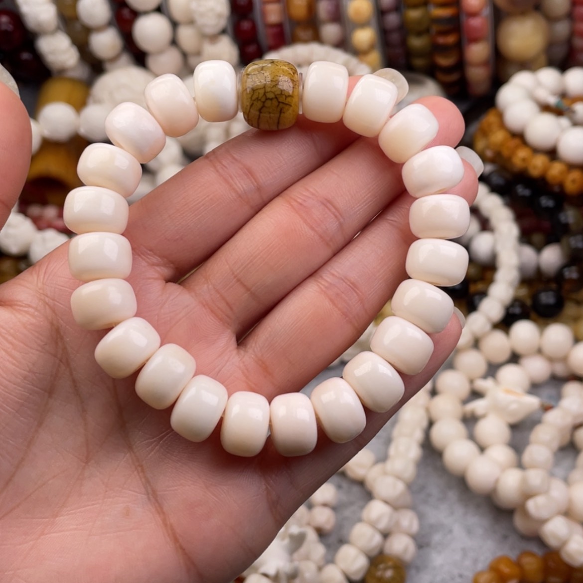 【闪购商品】1根雕P****、