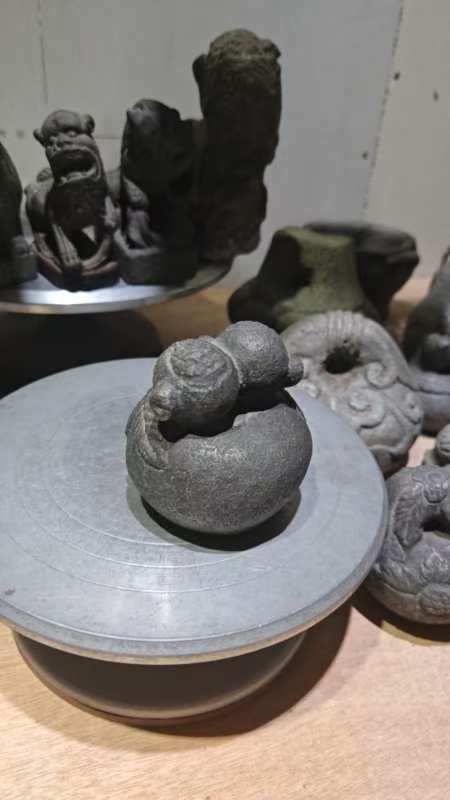 乡下收回来的青石雕