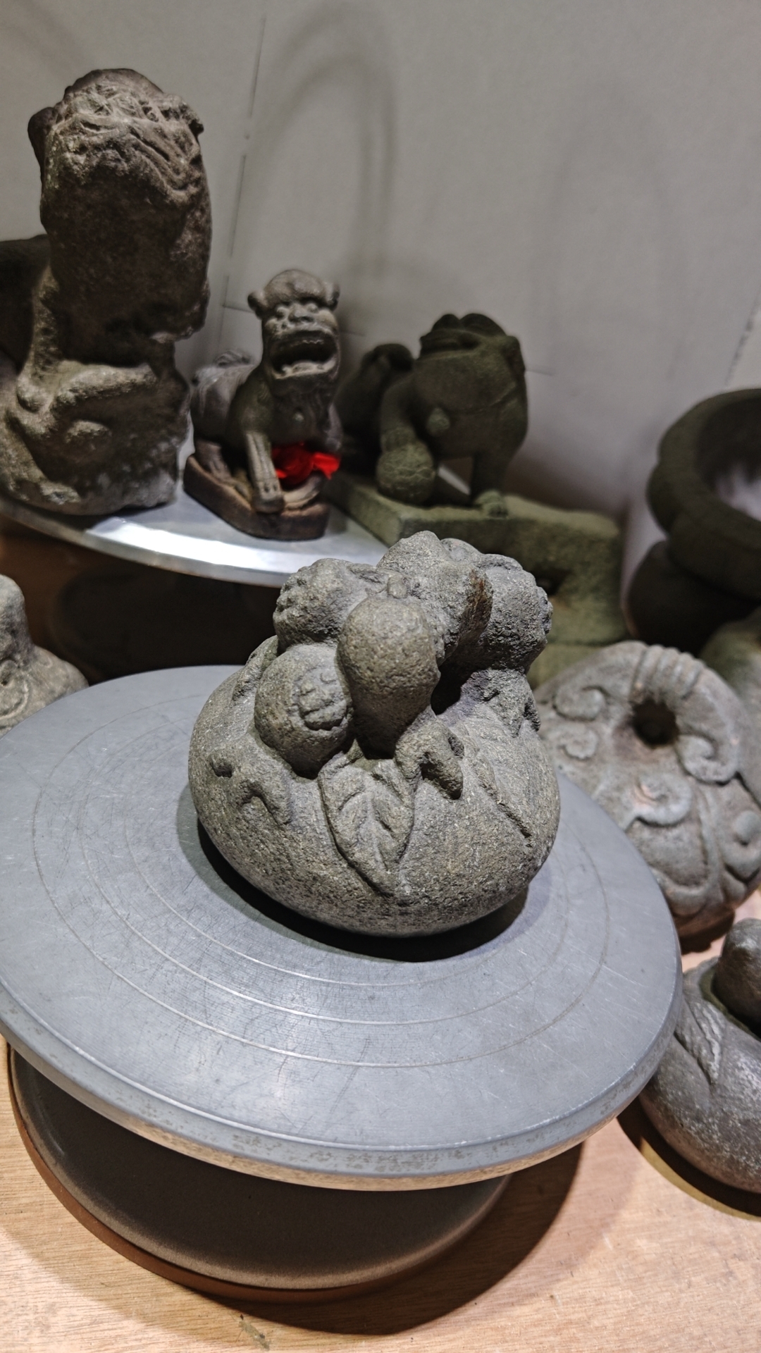 乡下收回来的青石雕