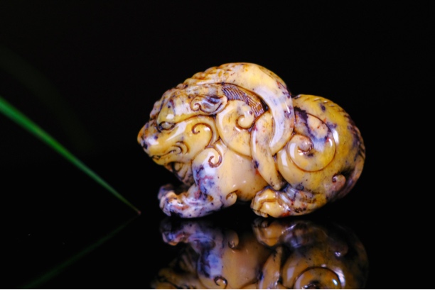 寿山石旗降石 瑞兽