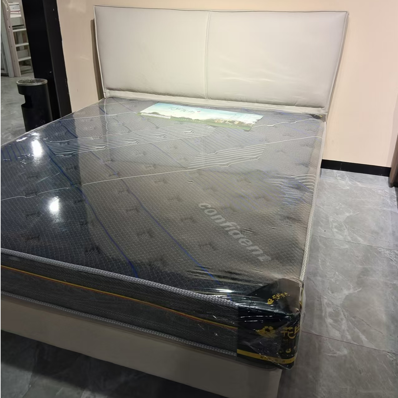 佰兰620#生态真皮1.8米软床