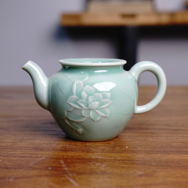 《飘香荷》手工公道壶龙泉青瓷茶具茶器